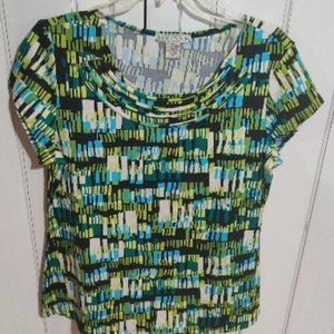 ~NWOT Multi-colors in blues with Beautiful neckline design blouse.